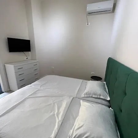 Hq In Center Apartment