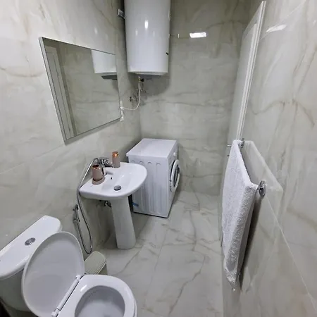 Hq In Center Apartment
